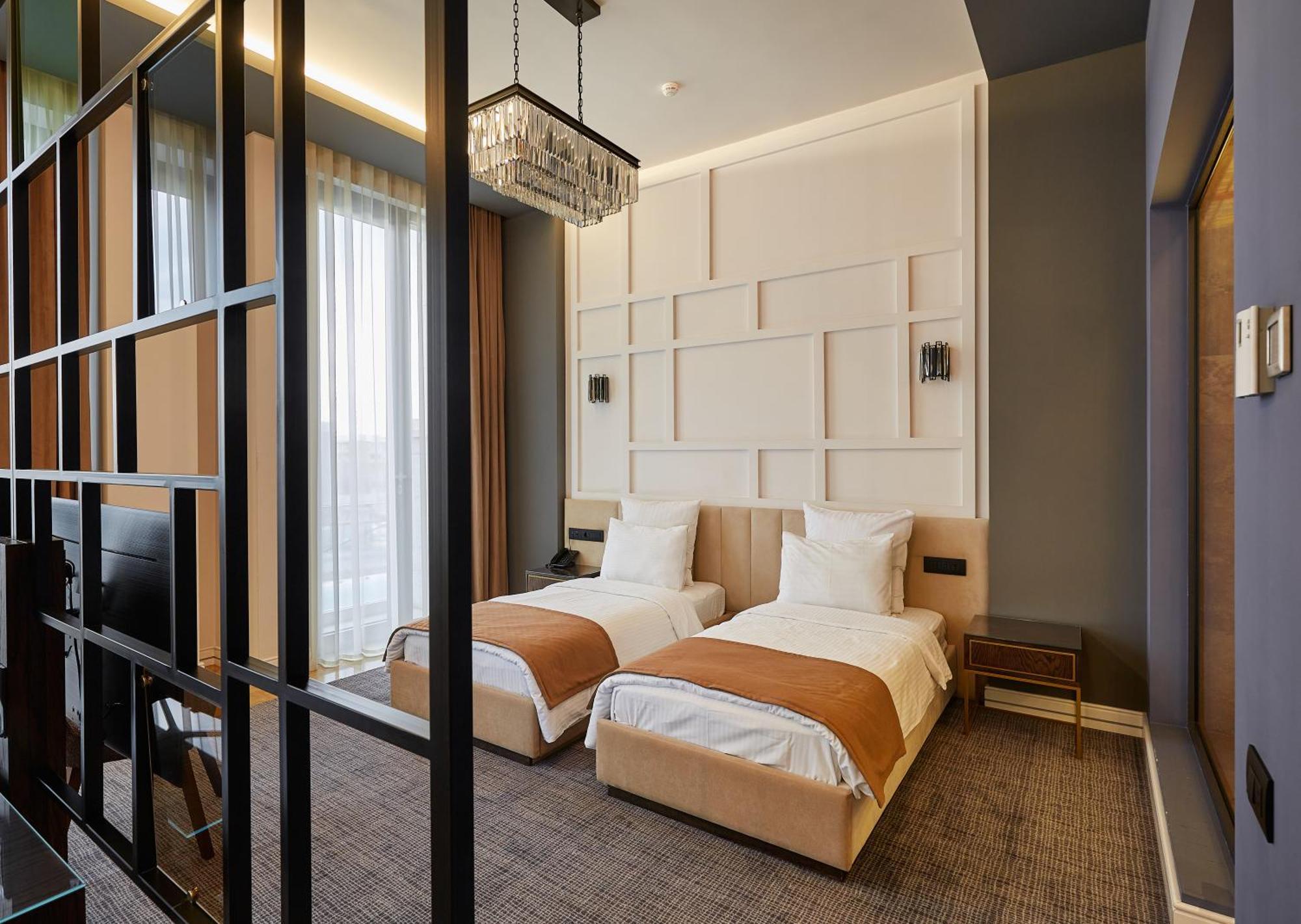 Aghababyan'S Hotel Yerevan Luaran gambar A room at the hotel